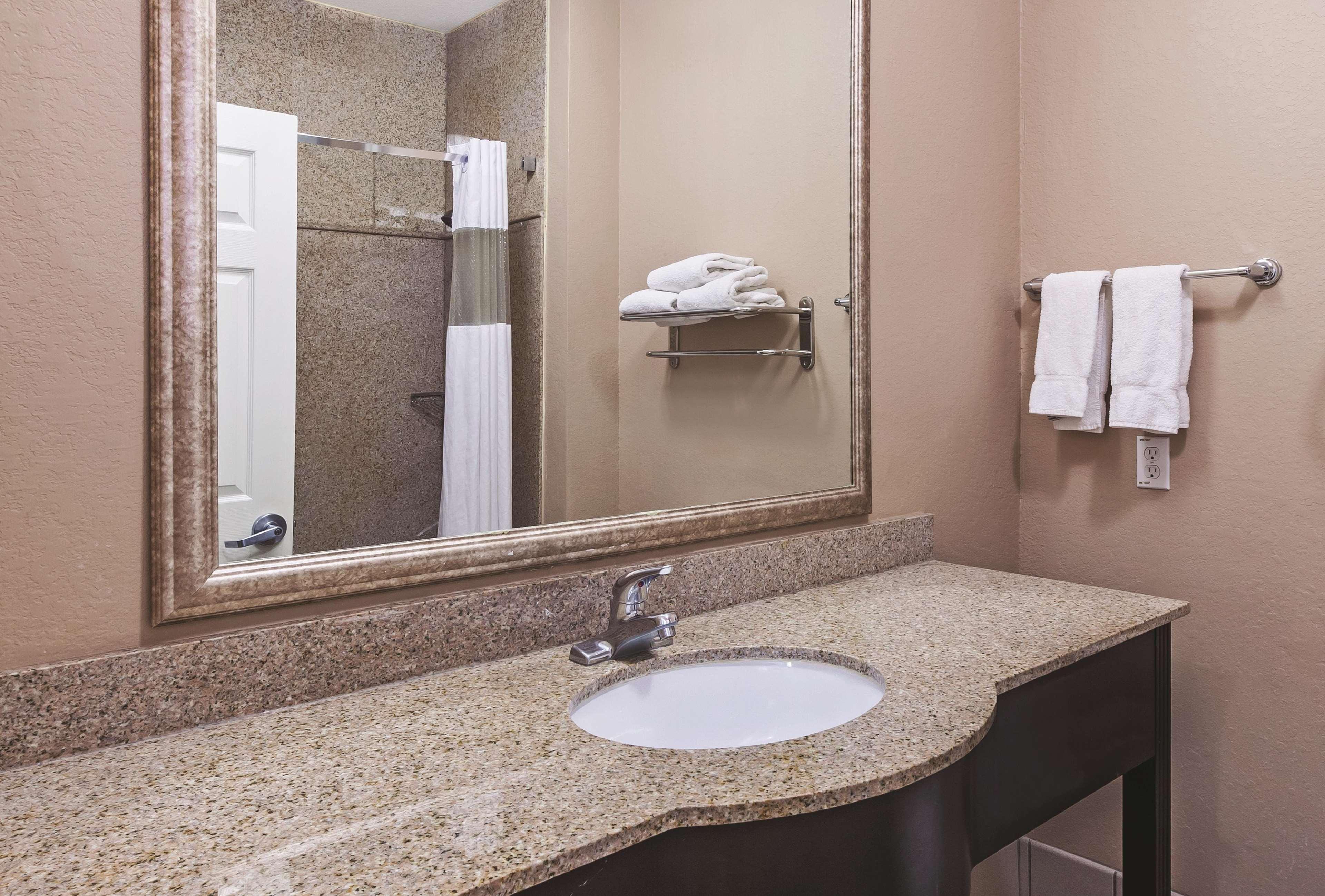 La Quinta By Wyndham Pearland Hotell Eksteriør bilde